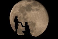 siluetas pareja fullmoon luna llena