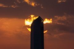 silueta sol Torre Cristal KPMG