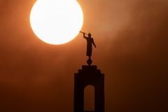 silueta sol moroni