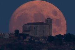 fullmoon Luna llena iglesia Santos de la humosa