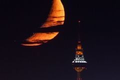 luna pirul&iacute; iluminado