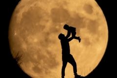 silueta fullmoon luna llena pareja embarazada matrimonio familia