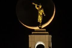 luna cenicienta Angel de Moroni silueta