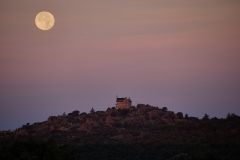 Puesta fullmoon Luna llena Palacio Canto del Pico Torrelodones 200mm