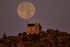 Puesta fullmoon Luna llena Palacio Canto del Pico Torrelodones 600mm