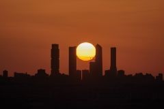 Puesta Sol Torres Madrid CTBA atardecer