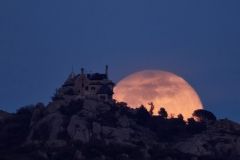Superluna fullmoon Luna llena Palacio Canto del Pico Torrelodondes