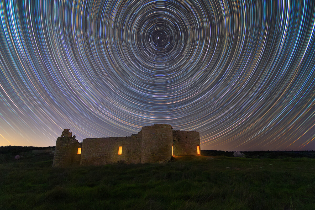 Startrails Saelices Castillo de Lujan